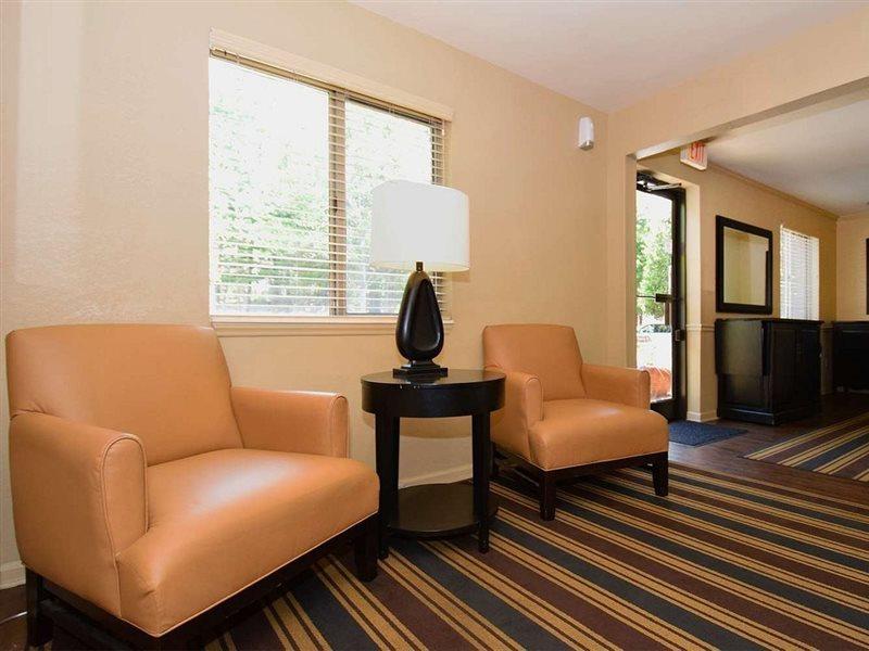 Hotel Suburban East I-85 Montgomery