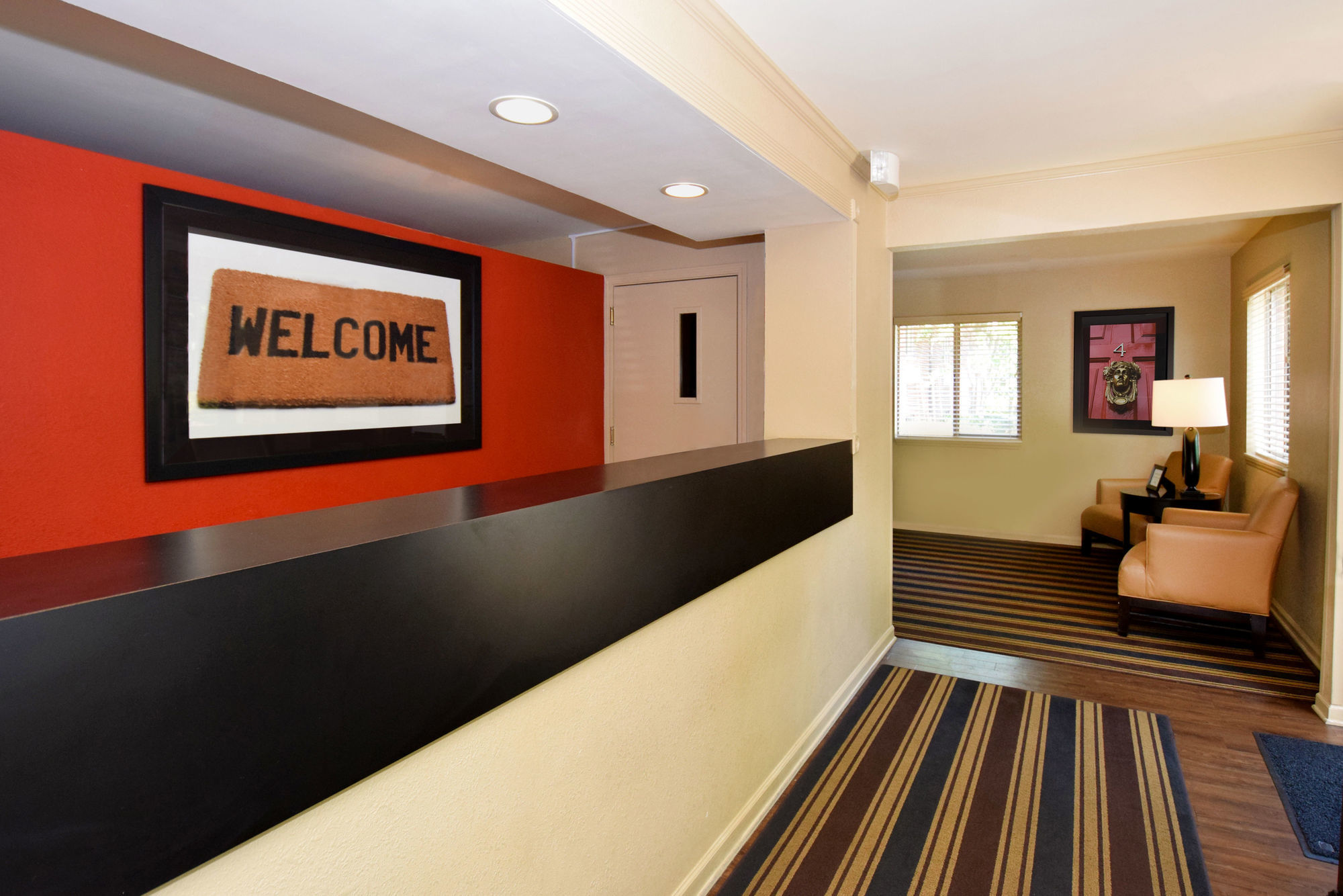 Suburban East I-85 Hotel 2*