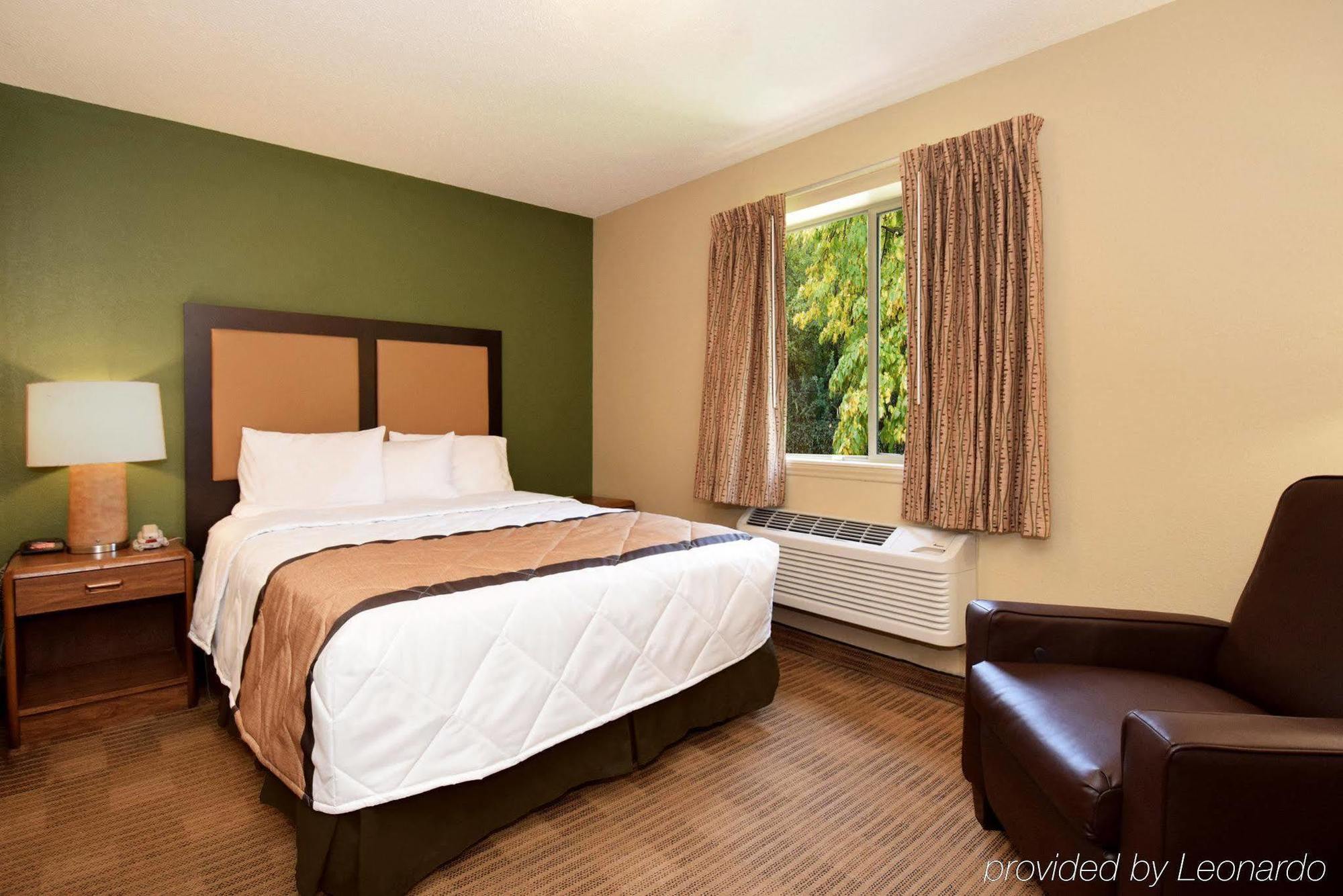 Suburban East I-85 Hotel Montgomery